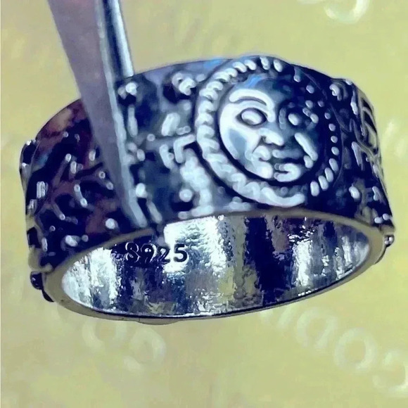 Beautiful Detail 925 Sterling Silver Sun Moon Band Ring - Picture 6 of 6